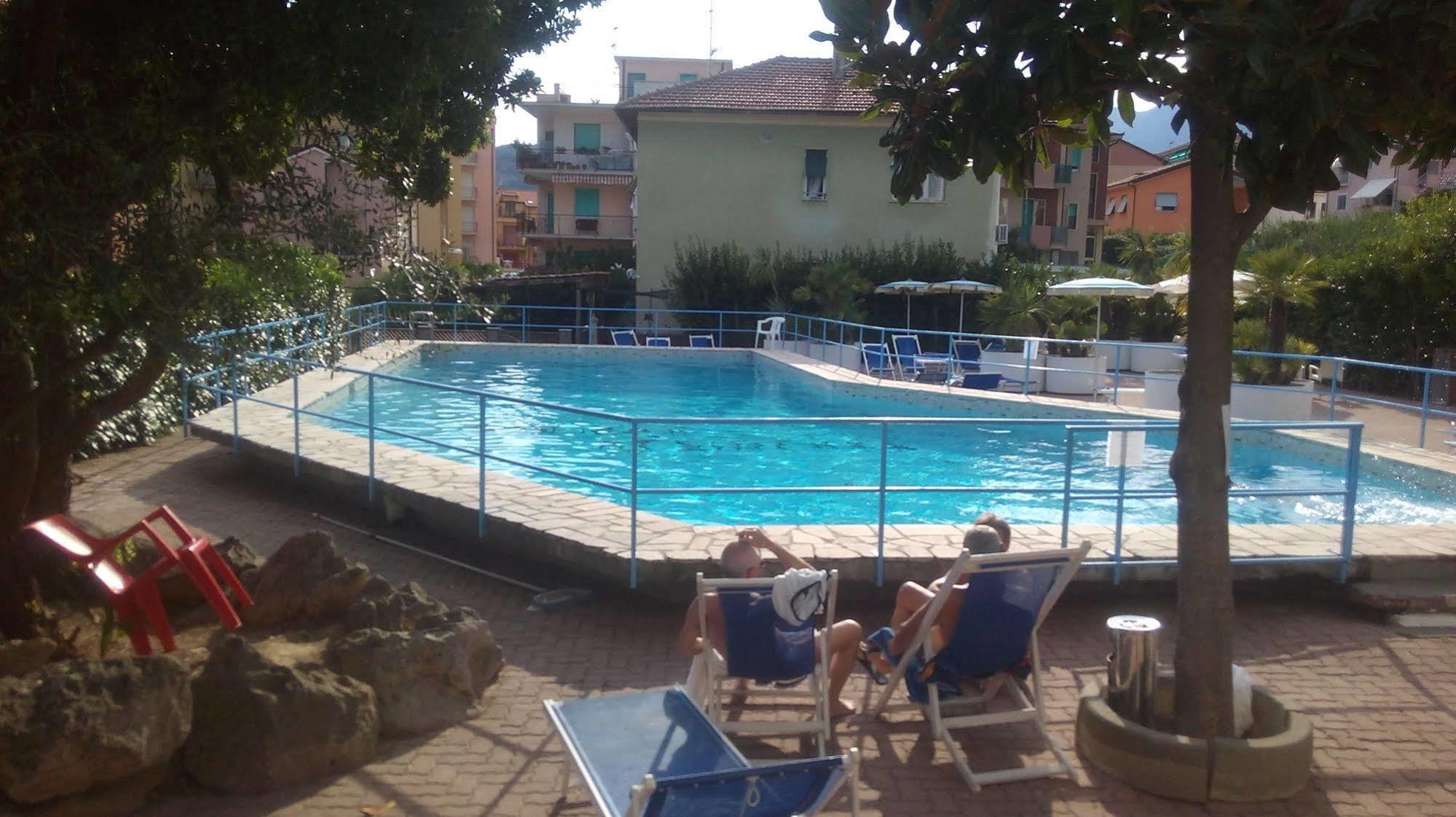 Hotel Riviera Pietra Ligure Eksteriør billede