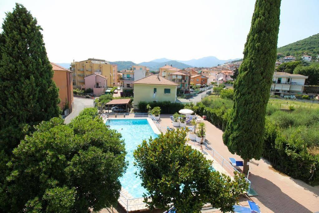 Hotel Riviera Pietra Ligure Eksteriør billede